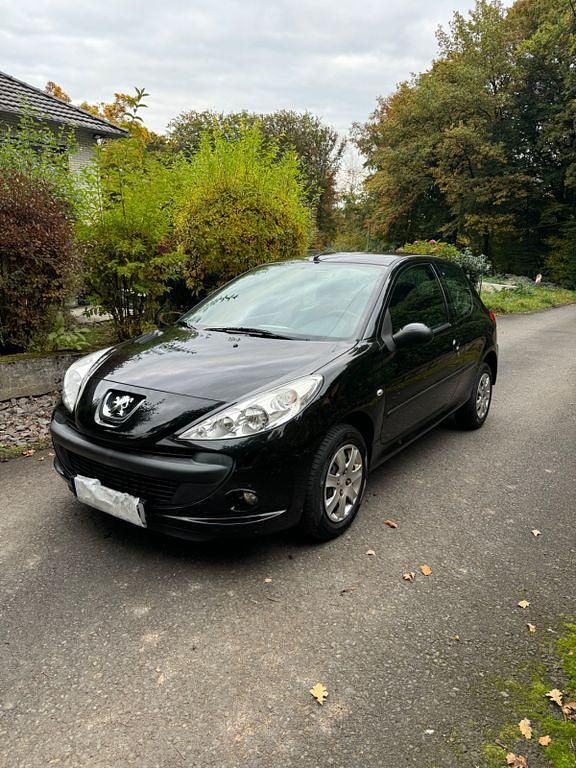 Gebraucht Peugeot 206 60 PS (44 kW) 2010 Schwarz Limousine