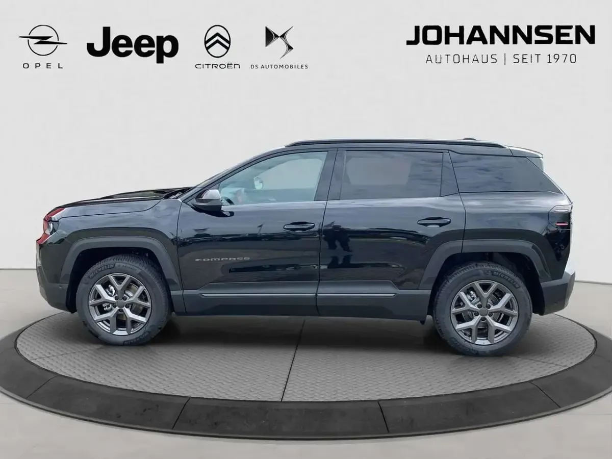 Neu Jeep Compass 145 PS (106 kW) 2026 Schwarz vulcano SUV