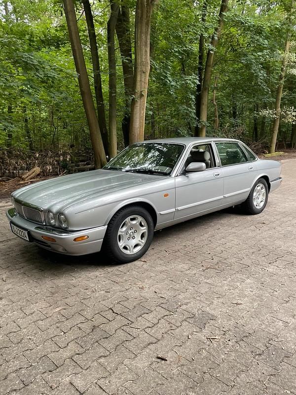 Silber Gebraucht 2000 Jaguar XJ Limousine | 7.500 € (Superpreis) - Bild 1/4