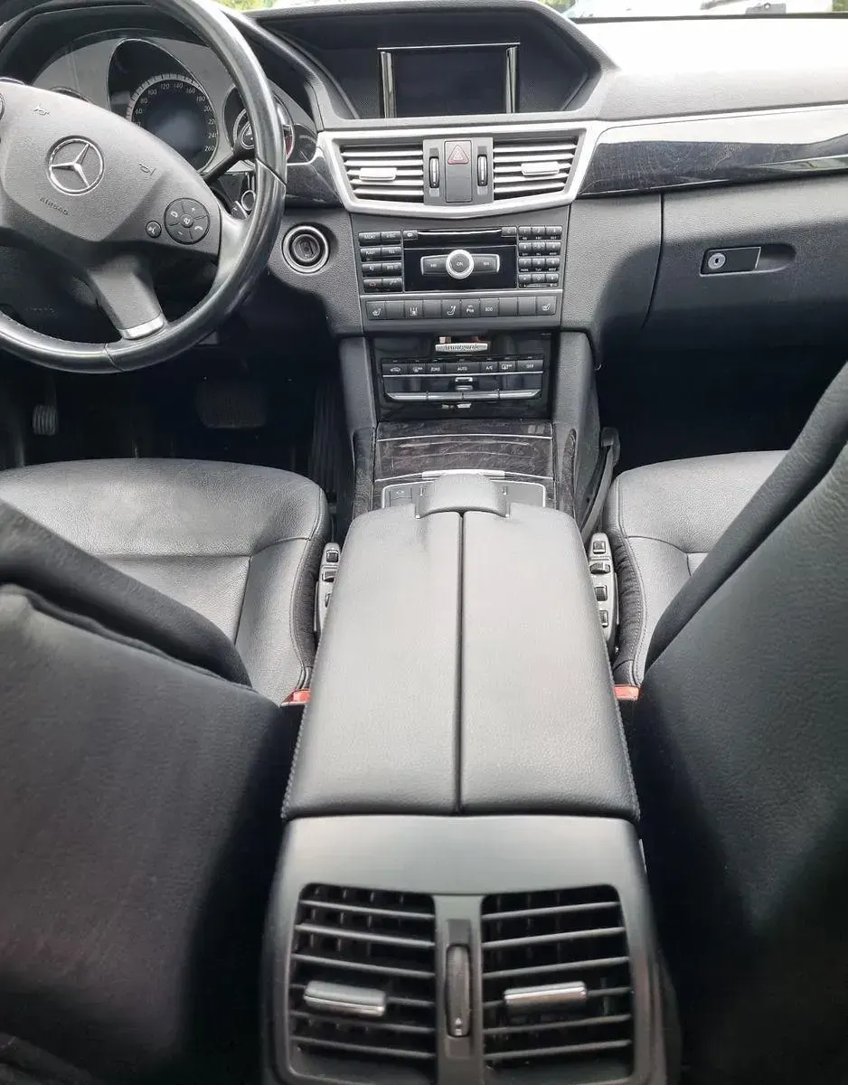 Gebraucht Mercedes E250 204 PS (150 kW) 2012 Grau Kombi
