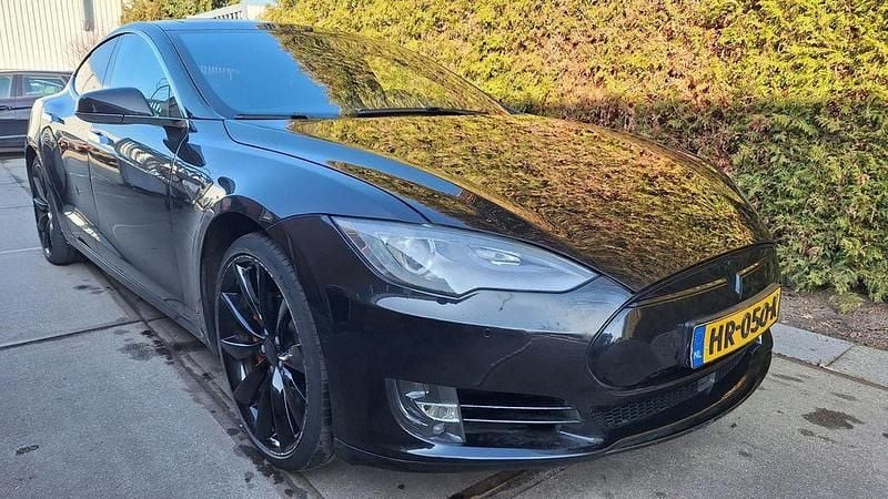 Used Tesla Model S Performance 514 kW (700 HP) 2015 Black Hatchback