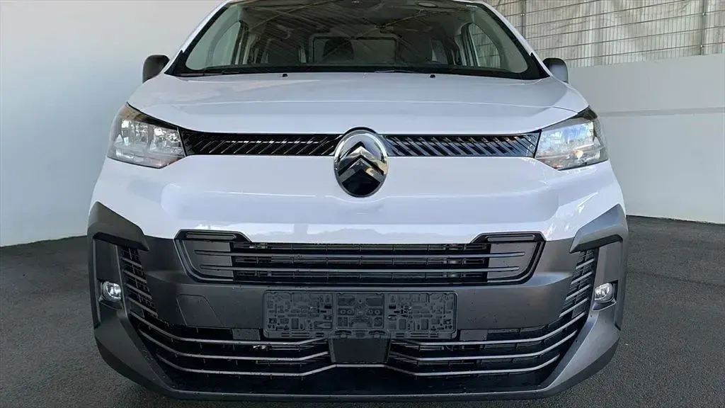 Używany Citroën Jumpy 144 KM (105 kW) 2024 Biały Minivan