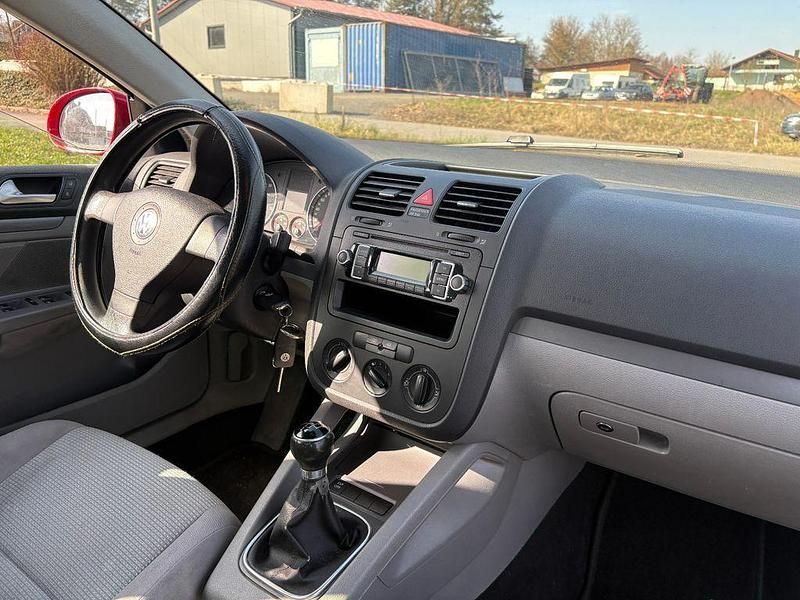 Gebraucht VW Golf VI 102 PS (75 kW) 2009 Rot Kleinwagen