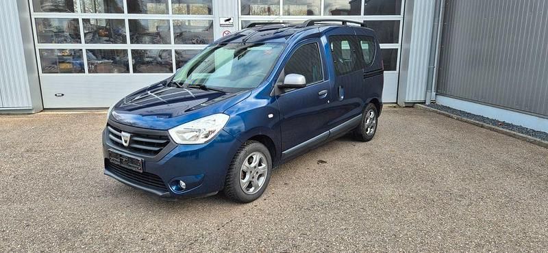 Blau Gebraucht 2015 Dacia Dokker Celebration Van | 7.800 € (Fairer Preis) - Bild 1/4