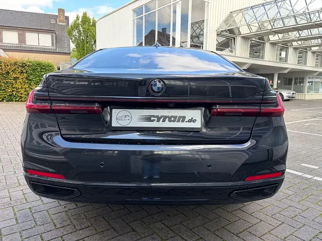 Gebraucht BMW 750 Shadowline 530 PS (389 kW) 2021 Schwarz Limousine