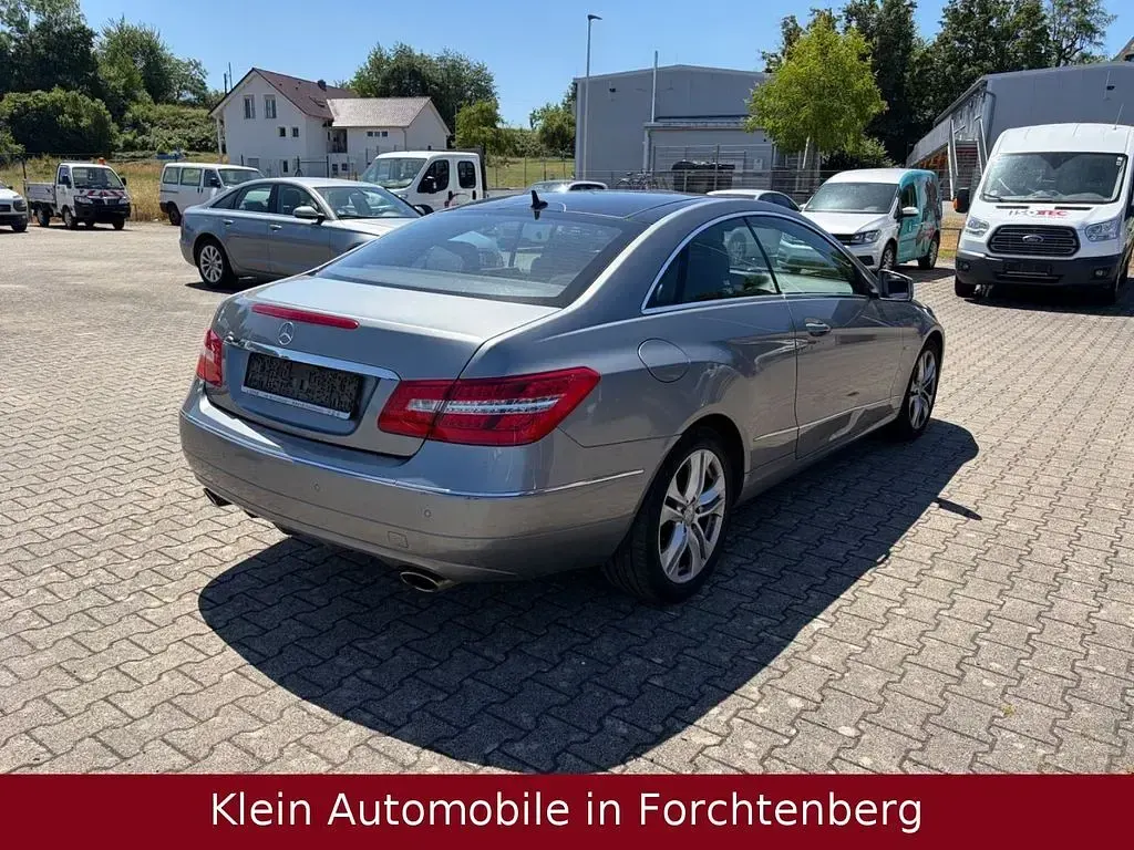 Gebraucht Mercedes E350 231 PS (169 kW) 2010 Palladiumsilber Coupé