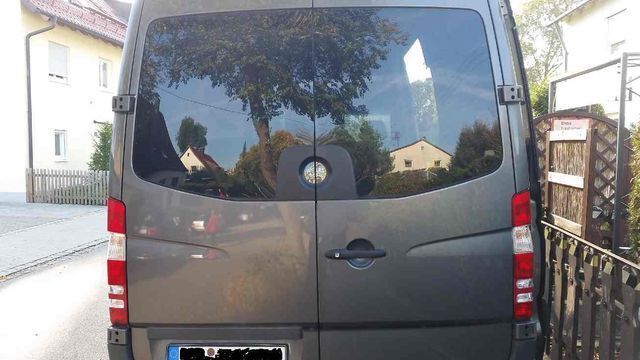 Gebraucht Mercedes Sprinter 163 PS (119 kW) 2012 Grau Van
