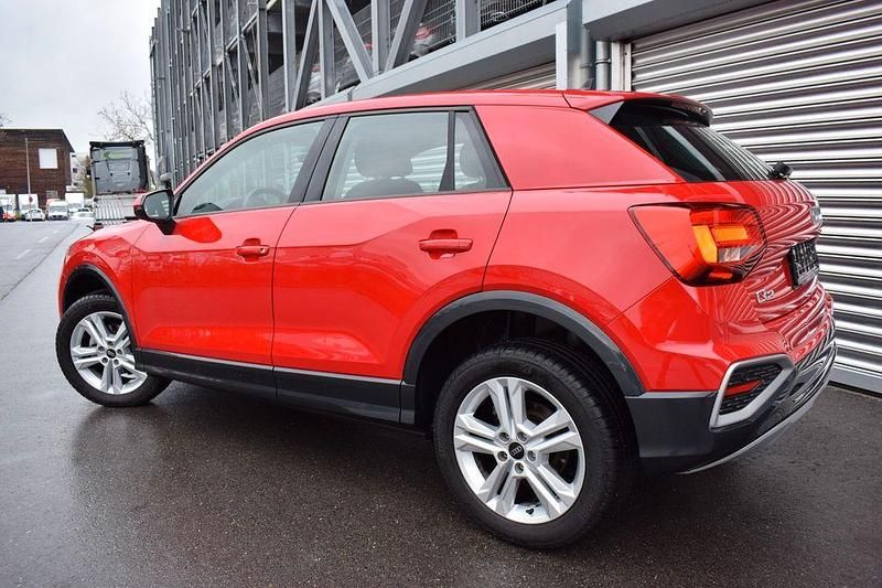 Gebraucht Audi Q2 Advanced 110 PS (80 kW) 2023 Rot SUV