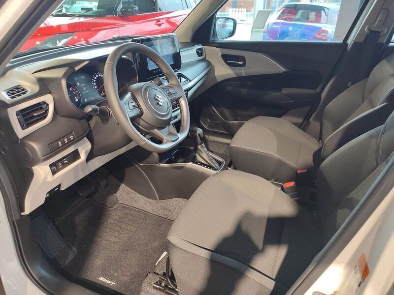 Neu Suzuki Swift Comfort+ 83 PS (61 kW) 2025 Weiß Kleinwagen