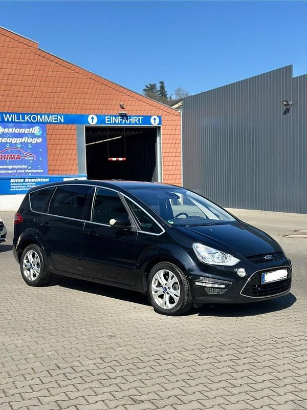 Schwarz Gebraucht 2011 Ford S-MAX S Van / Kleinbus | 2.600 € (Superpreis) - Bild 1/4