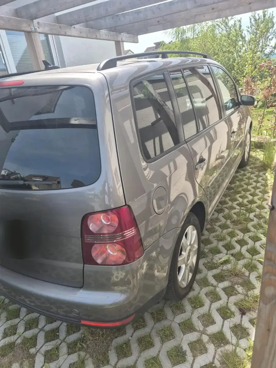 Gebraucht VW Touran 105 PS (77 kW) 2008 Grau Van / Kleinbus
