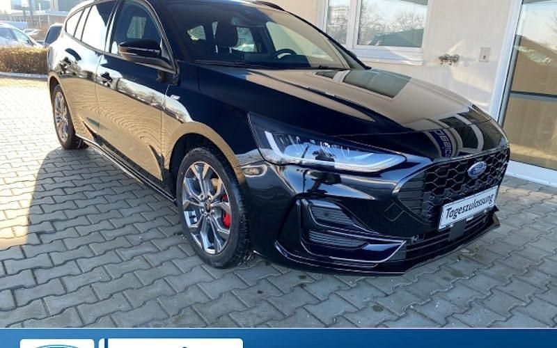 Schwarz Gebraucht 2023 Ford Focus ST-Line Kombi | 26.490 € (Etwas zu teuer) - Bild 1/4