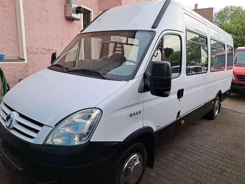 Gebraucht Iveco Daily 145 PS (106 kW) 2010 Weiß Van / Kleinbus