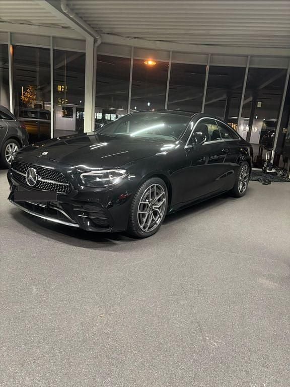 Gebraucht Mercedes E200 AMG line 197 PS (144 kW) 2022 Schwarz Coupé