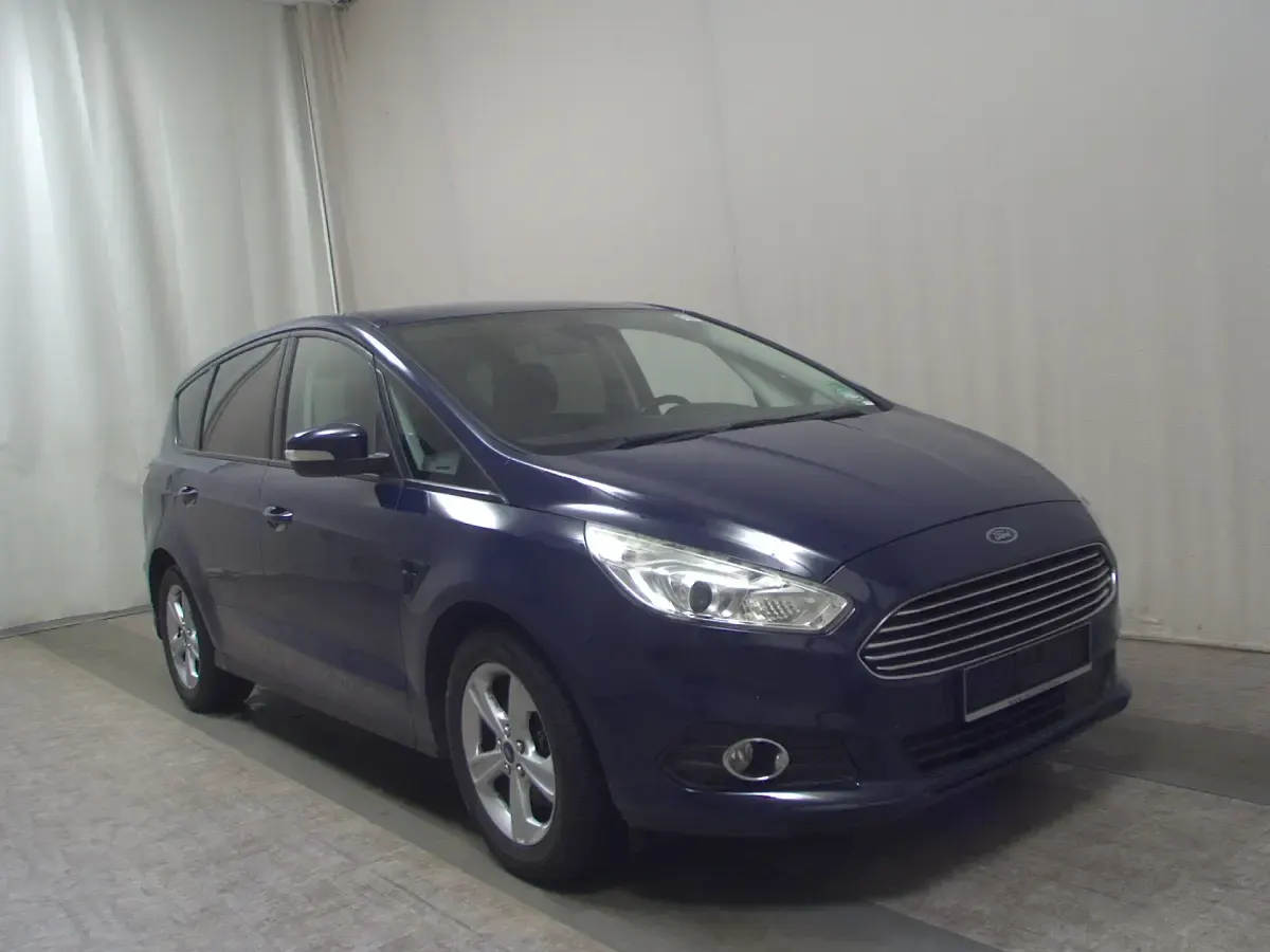 Używany Ford S-MAX Business Edition 150 KM (110 kW) 2016 Niebieski Minivan
