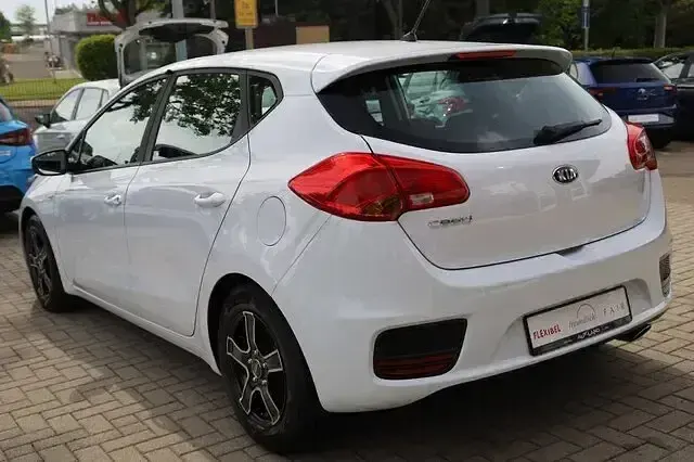 Usado Kia Ceed Edition 7 140 CV (102 kW) 2018 Blanco Utilitario