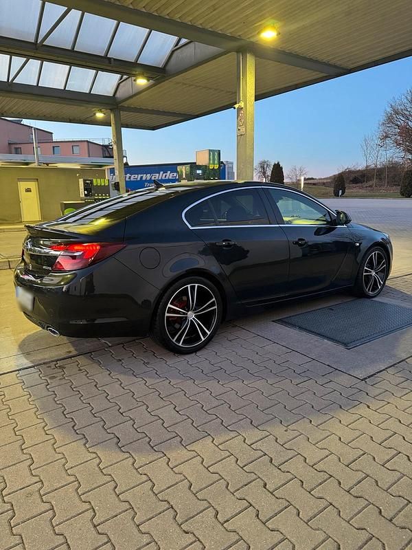 Gebraucht Opel Insignia Eco 140 PS (102 kW) 2014 Schwarz Limousine