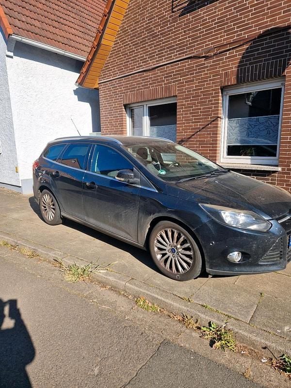 Gebraucht Ford Focus Titanium 125 PS (91 kW) 2012 Schwarz Kombi