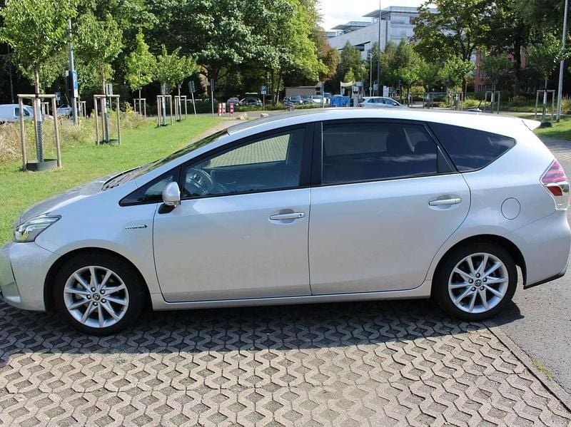 Silber Gebraucht 2018 Toyota Prius+ Comfort Van / Kleinbus | 24.000 € (Fairer Preis) - Bild 1/4