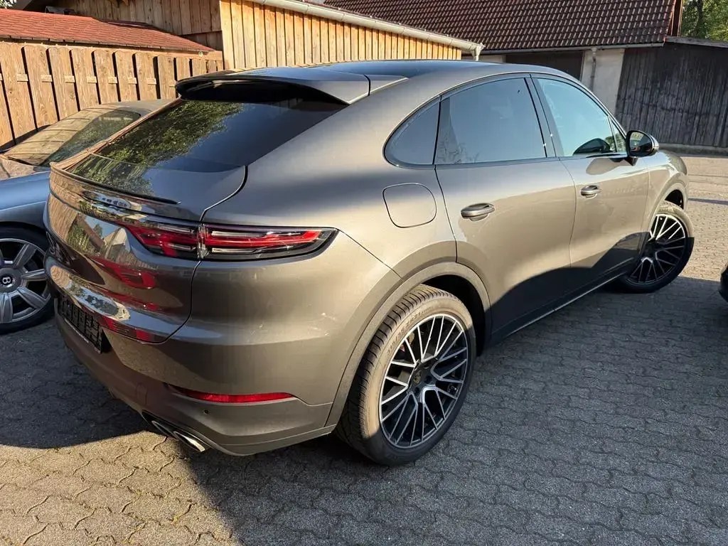 Gebraucht Porsche Cayenne 441 PS (324 kW) 2020 Grau SUV