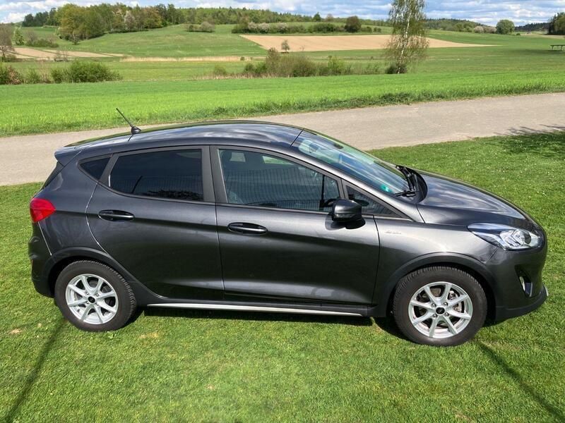 Grau Gebraucht 2019 Ford Fiesta S Kleinwagen | 12.500 € (Guter Preis) - Bild 1/4