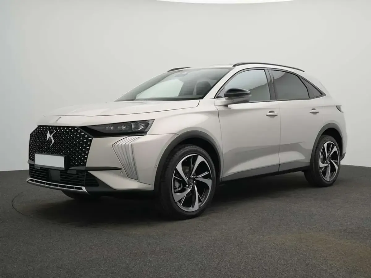 Neu DS Automobiles DS7 Crossback 131 PS (96 kW) 2026 Grau SUV