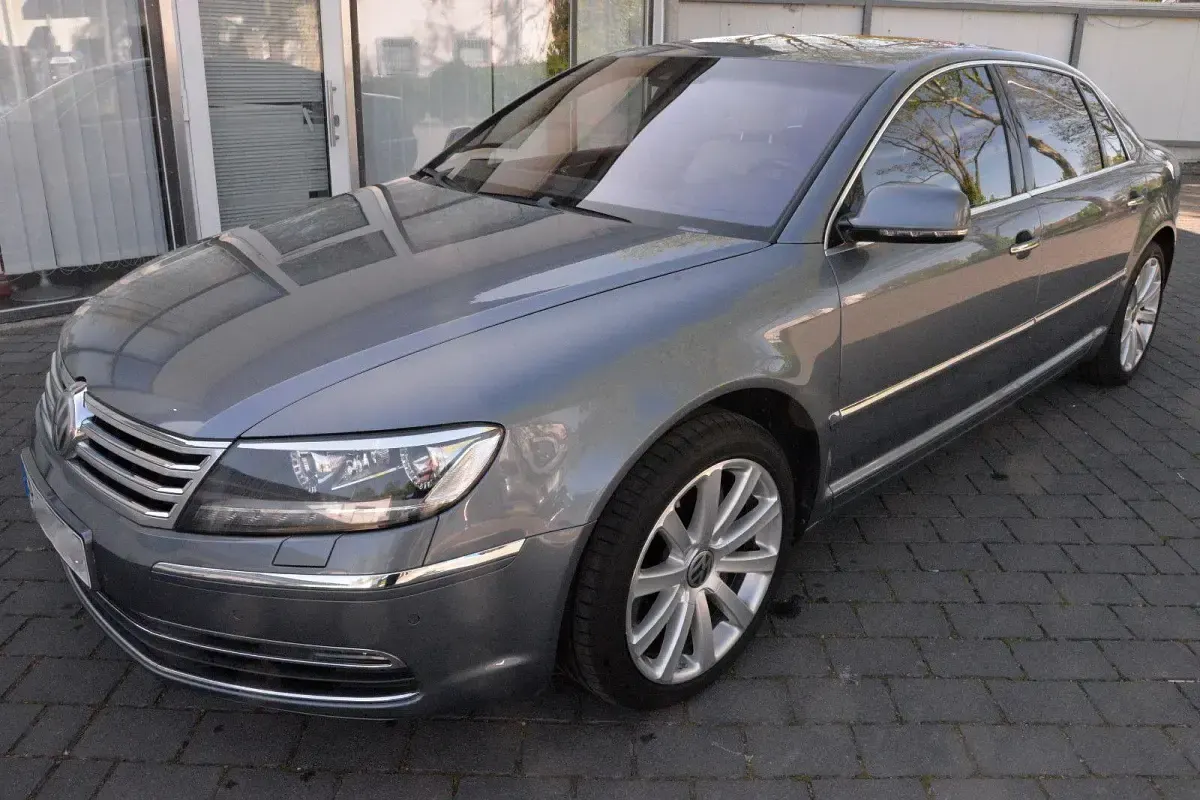 Second-hand VW Phaeton Exclusive 334 CP (245 kW) 2015 Gri Berlinǎ