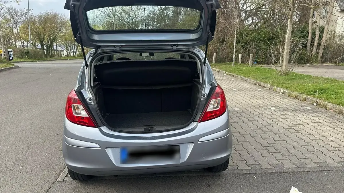 Gebraucht Opel Corsa 80 PS (58 kW) 2008 Silber Kleinwagen