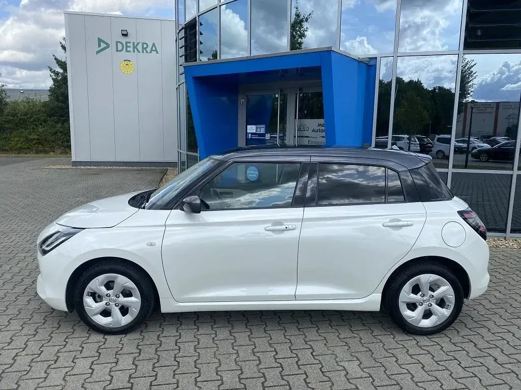 Gebraucht Suzuki Swift Comfort+ 83 PS (61 kW) 2025 Weiß Kleinwagen