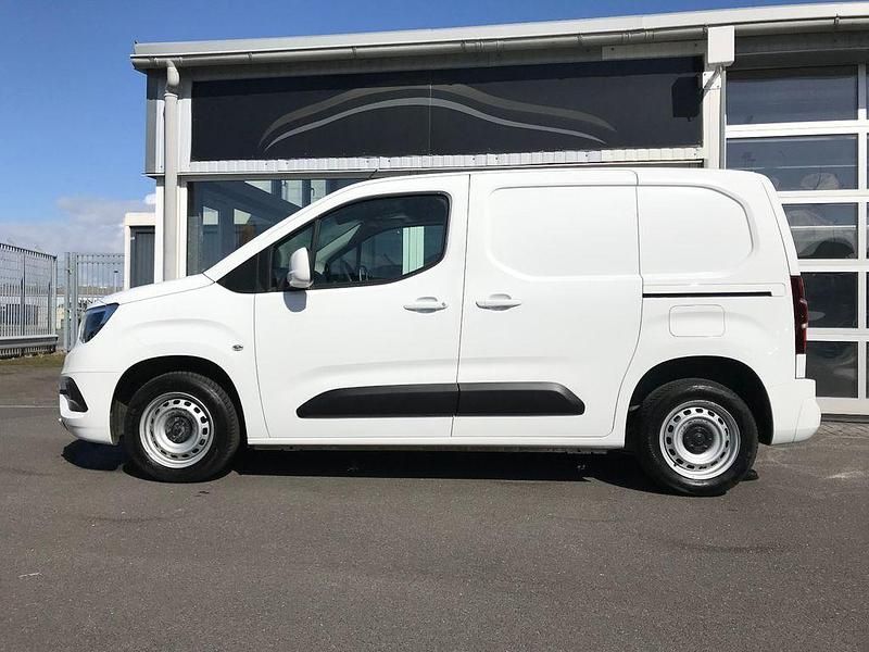 Gebraucht Opel Combo 110 PS (80 kW) 2021 Jade weiss/arktis weiss Van / Kleinbus