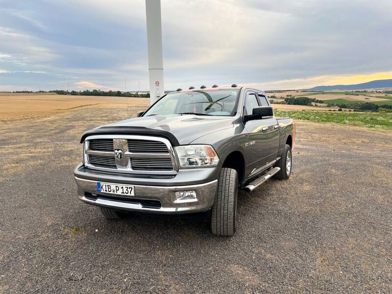 Grau Gebraucht 2010 Dodge Ram Abholung | 22.990 € (Fairer Preis) - Bild 1/4