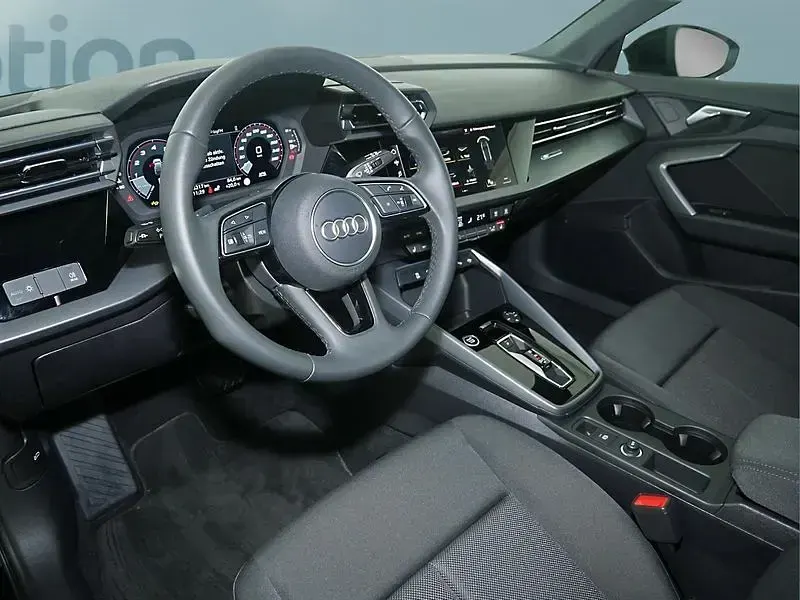 Gebraucht Audi A3 Sportback 116 PS (85 kW) 2025 Schwarz Kleinwagen