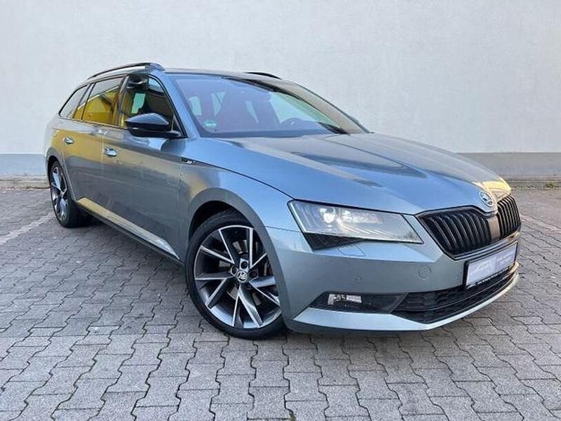 Grau Gebraucht 2018 Skoda Superb SportLine Limousine | 25.490 € (Etwas zu teuer) - Bild 1/4