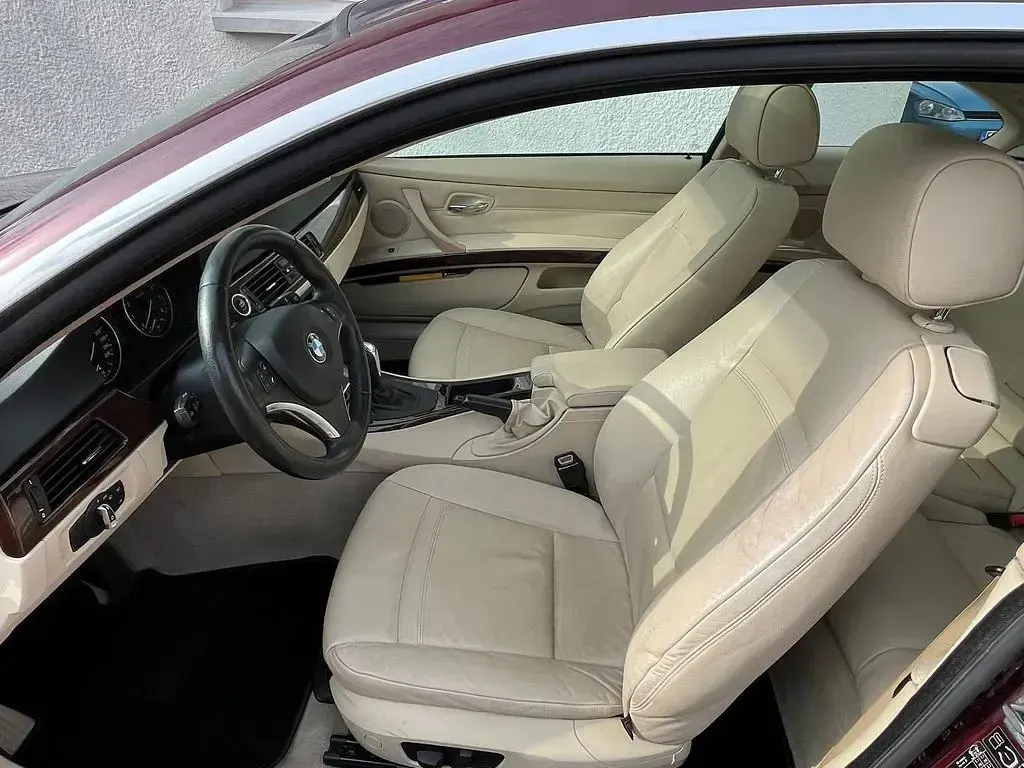 Gebraucht BMW 325 218 PS (160 kW) 2009 Rot Coupé
