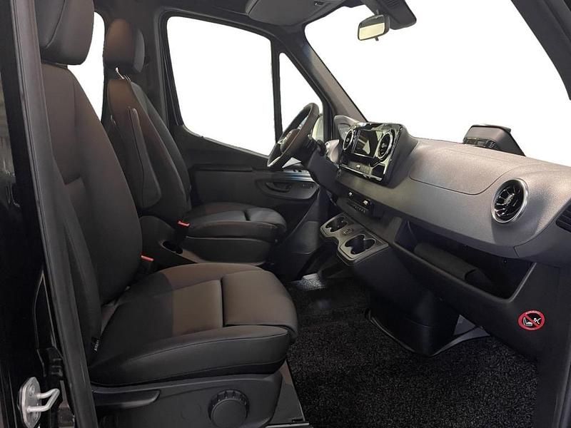 Neu Mercedes Sprinter 170 PS (125 kW) 2025 Obsidianschwarz metallic Van