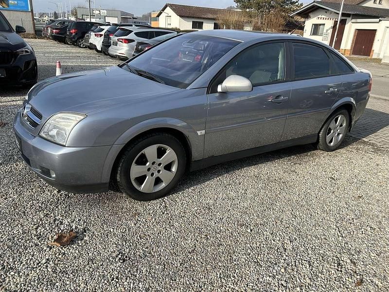 Grau Gebraucht 2005 Opel Vectra Limousine | 1.500 € (Fairer Preis) - Bild 1/4