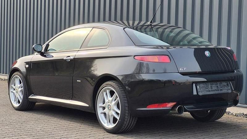 Second-hand Alfa Romeo GT 166 CP (122 kW) 2008 Negru Coupe