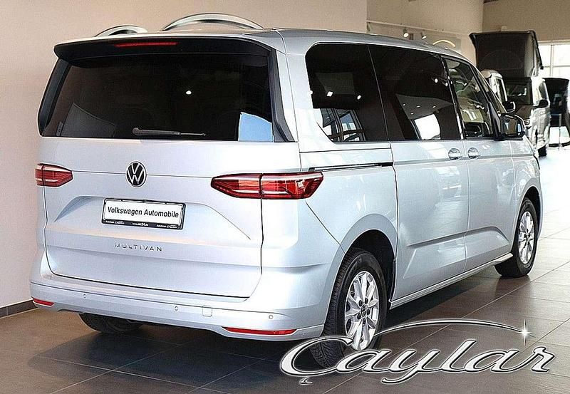 Second-hand VW Multivan 150 CP (110 kW) 2024 Argintiu Monovolum