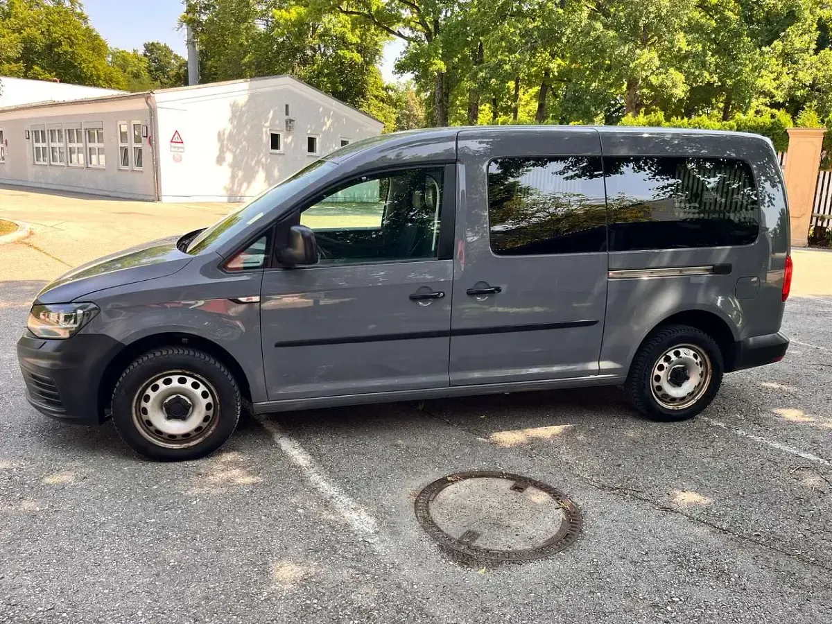 Gebraucht VW Caddy Maxi 102 PS (75 kW) 2016 Grau Van / Kleinbus