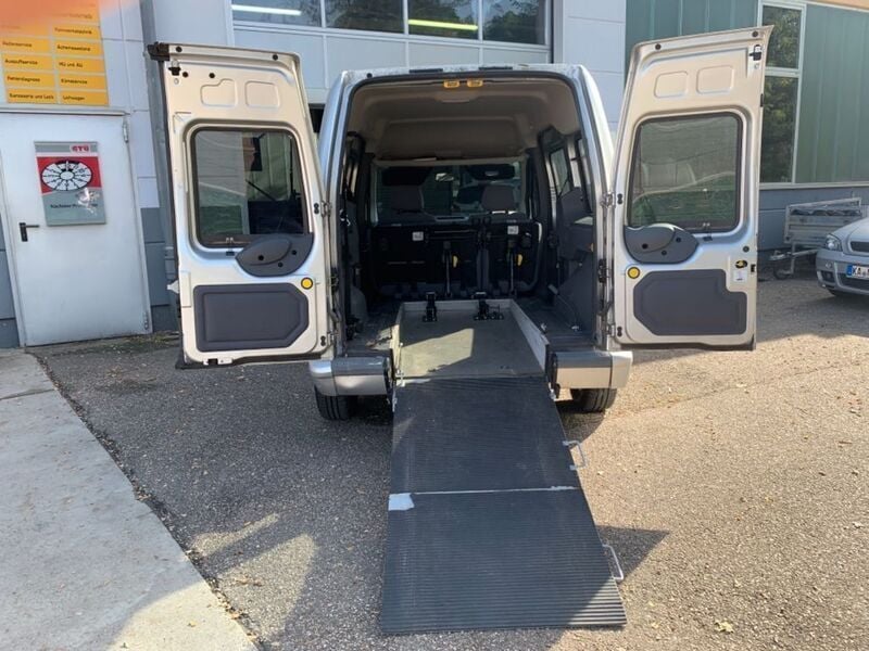 Silber metallic Gebraucht 2008 Ford Tourneo Connect Van / Kleinbus | 11.990 € - Bild 1/4