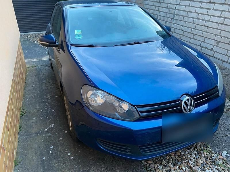 Gebraucht VW Golf VI 105 PS (77 kW) 2010 Blau Kleinwagen