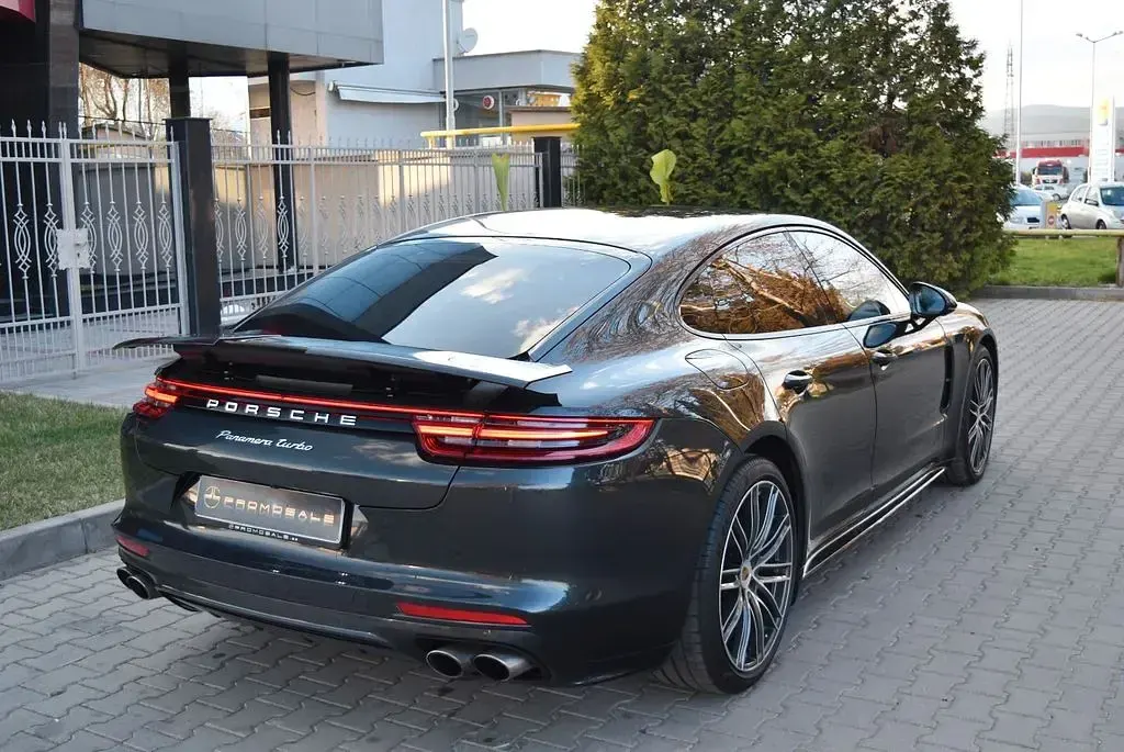 Gebraucht Porsche Panamera Turbo Sport 549 PS (403 kW) 2017 Grau Kleinwagen