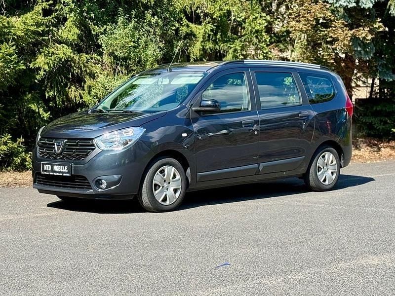 Grau Gebraucht 2021 Dacia Lodgy Comfort Plus Van / Kleinbus | 13.990 € (Fairer Preis) - Bild 1/4