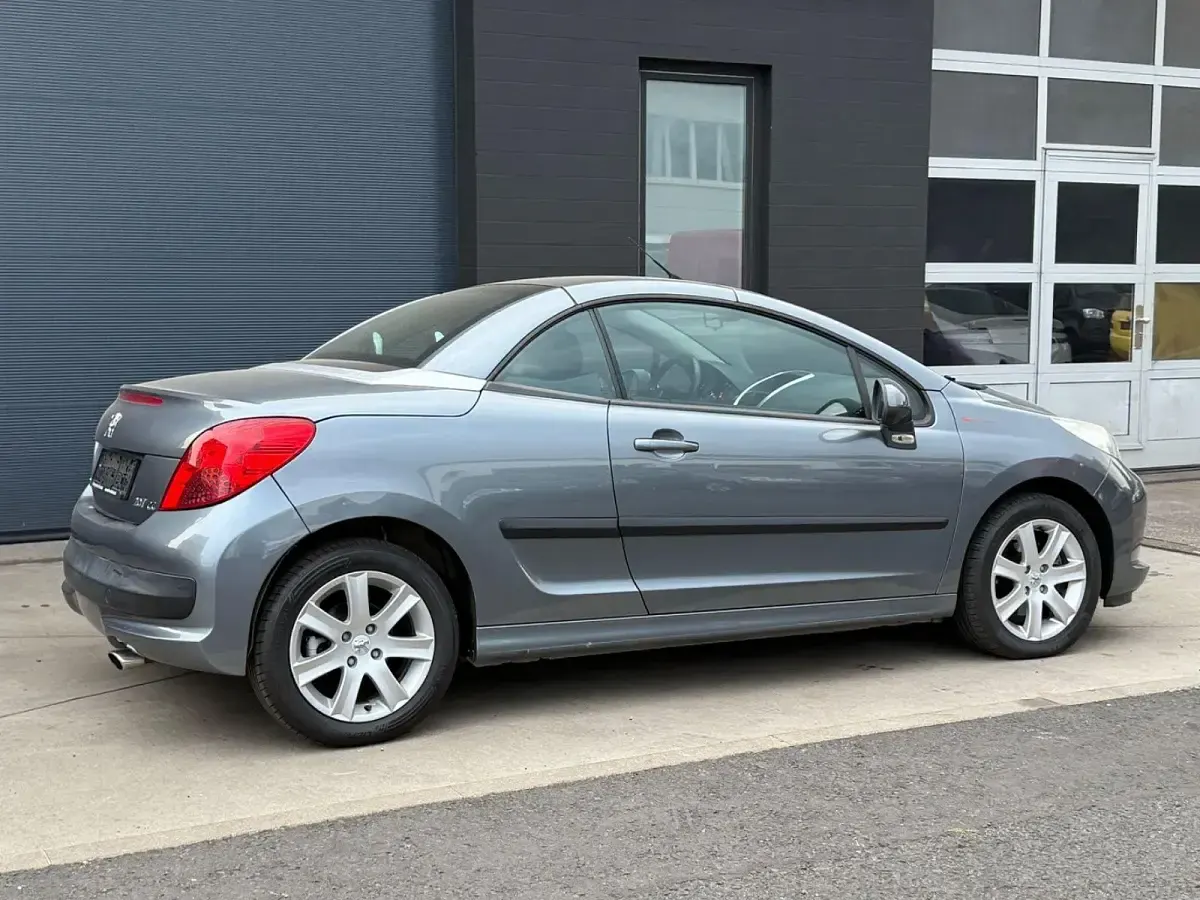 Gebraucht Peugeot 207 CC 120 PS (88 kW) 2007 Grau Cabrio