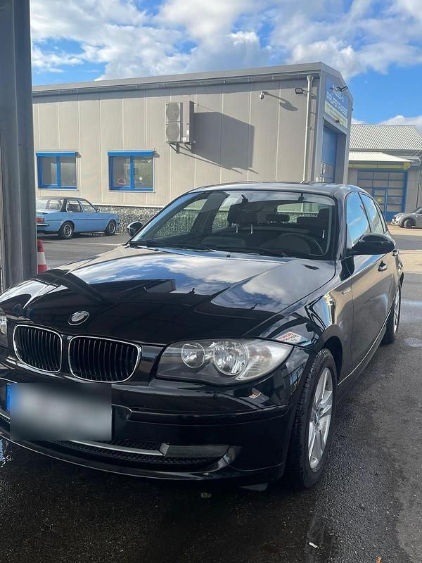 Second-hand BMW 118 143 CP (105 kW) 2009 Negru Hatchback