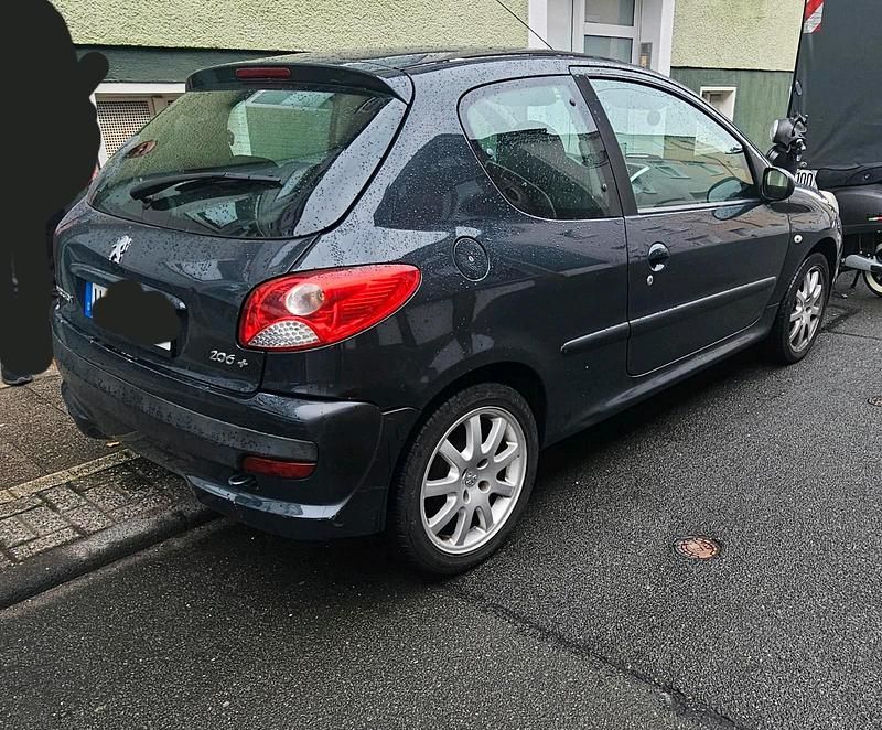 Grau Gebraucht 2009 Peugeot 206+ Kleinwagen | 1.000 € (Superpreis) - Bild 1/4