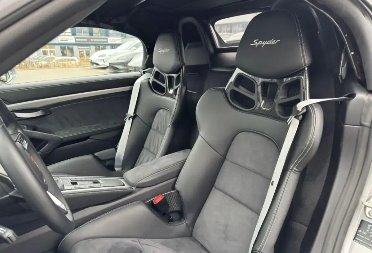 Gebraucht Porsche 718 Spyder 420 PS (308 kW) 2020 Silber Cabrio