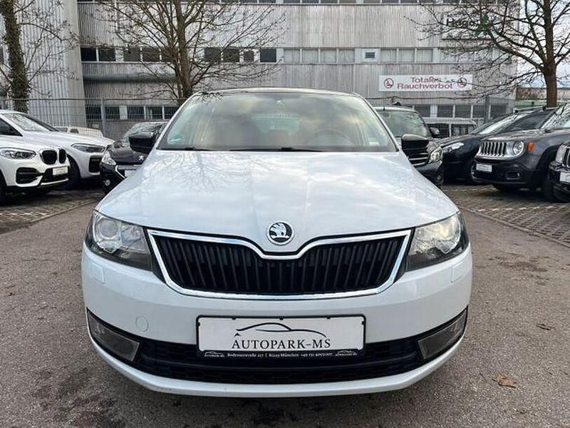 Gebraucht Skoda Rapid 90 PS (66 kW) 2016 Weiss Kleinwagen