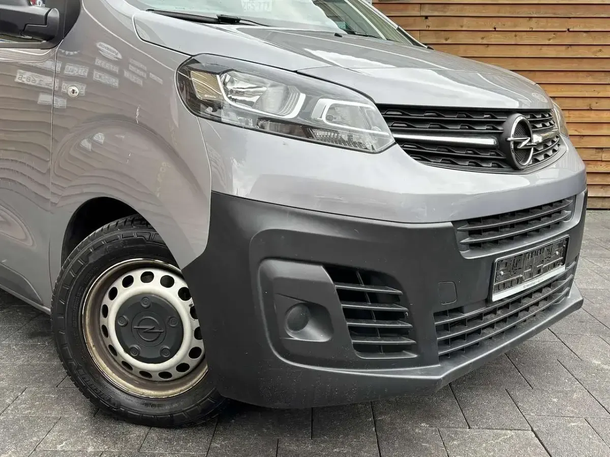 Gebraucht Opel Vivaro 120 PS (88 kW) 2022 Quartz/artense grey Van / Kleinbus
