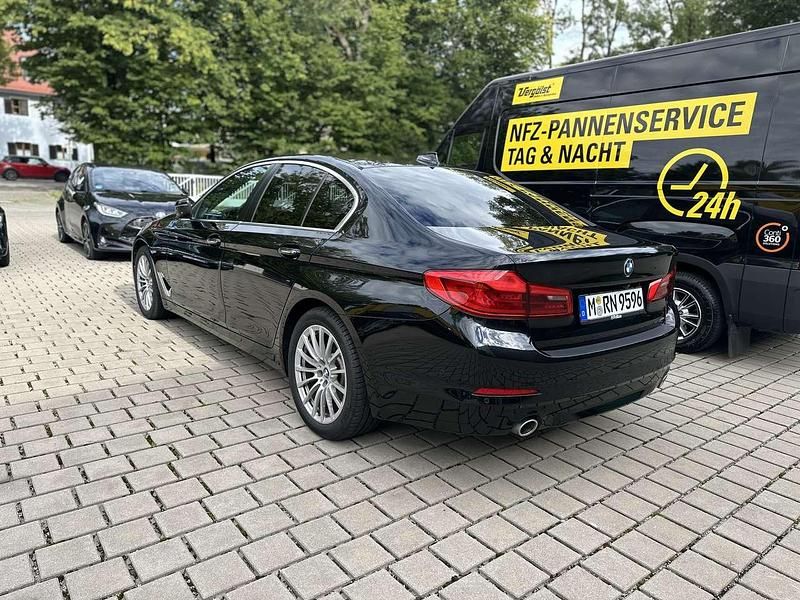 Schwarz Gebraucht 2018 BMW 530 Limousine | 30.700 € (Fairer Preis) - Bild 1/4